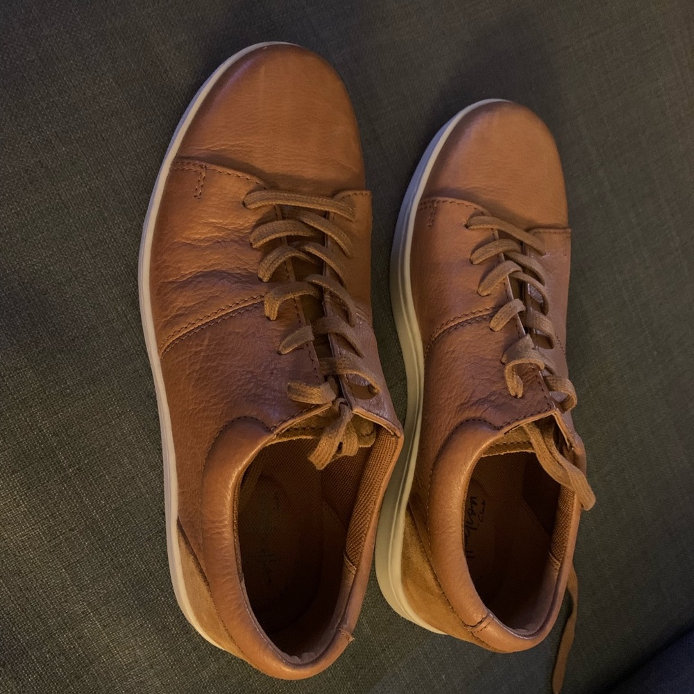 Clarks brown leather sneaker/shoe in men size 8